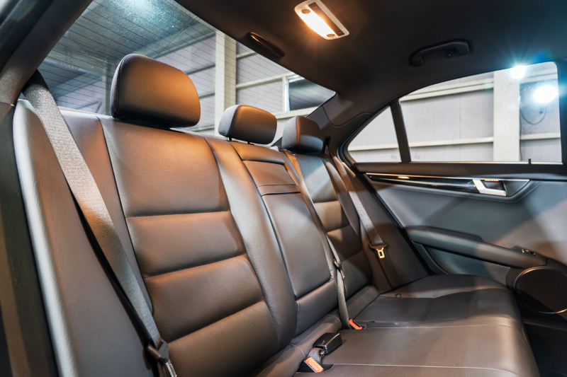 メルセデスベンツ Cクラス C200 BE-EF AVG ﾕｰﾃｨﾘﾃｨ&ﾚｰﾀﾞｰｾｰﾌﾃｨｰPKG　黒革 純正ﾅﾋﾞTV Bｶﾒﾗ ﾊﾟｰｸﾄﾛﾆｯｸ ｷｾﾉﾝ LEDﾄﾞﾗｲﾋﾞﾝｸﾞﾗｲﾄ Pｽﾀ AMGｴｱﾛ＆17AW ﾄﾞﾘﾙﾄﾞﾛｰﾀｰ ﾛｺﾞ入ｷｬﾘﾊﾟｰ　2年保証