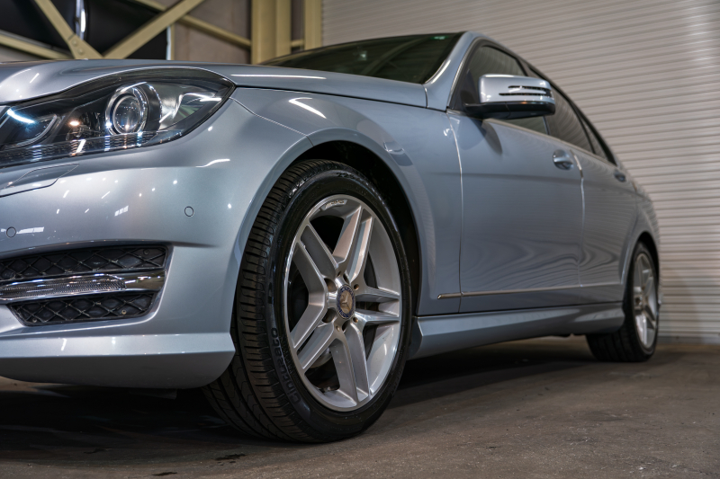 メルセデスベンツ Cクラス C200 BE-EF AVG ﾕｰﾃｨﾘﾃｨ&ﾚｰﾀﾞｰｾｰﾌﾃｨｰPKG　黒革 純正ﾅﾋﾞTV Bｶﾒﾗ ﾊﾟｰｸﾄﾛﾆｯｸ ｷｾﾉﾝ LEDﾄﾞﾗｲﾋﾞﾝｸﾞﾗｲﾄ Pｽﾀ AMGｴｱﾛ＆17AW ﾄﾞﾘﾙﾄﾞﾛｰﾀｰ ﾛｺﾞ入ｷｬﾘﾊﾟｰ　2年保証