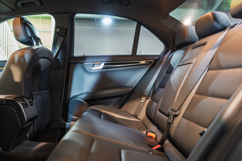 メルセデスベンツ Cクラス C200 BE-EF AVG ﾕｰﾃｨﾘﾃｨ&ﾚｰﾀﾞｰｾｰﾌﾃｨｰPKG　黒革 純正ﾅﾋﾞTV Bｶﾒﾗ ﾊﾟｰｸﾄﾛﾆｯｸ ｷｾﾉﾝ LEDﾄﾞﾗｲﾋﾞﾝｸﾞﾗｲﾄ Pｽﾀ AMGｴｱﾛ＆17AW ﾄﾞﾘﾙﾄﾞﾛｰﾀｰ ﾛｺﾞ入ｷｬﾘﾊﾟｰ　2年保証