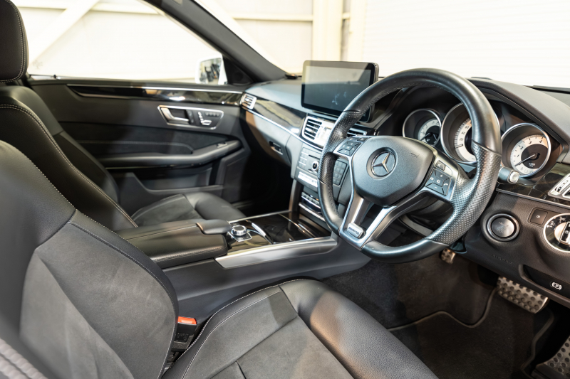 メルセデスベンツ Eクラス E250 AVG AMGｽﾎﾟｰﾂ&ﾚｰﾀﾞｰｾｰﾌﾃｲPKG　 後期ﾓﾃﾞﾙ 黒半革 ｼｰﾄﾋｰﾀｰ ｱﾝﾄﾞﾛｲﾄﾞﾅﾋﾞ 360ｶﾒﾗ LEDﾍｯﾄﾞﾗｲﾄ AMGｴｱﾛ&18ｲﾝﾁAW　2年保証