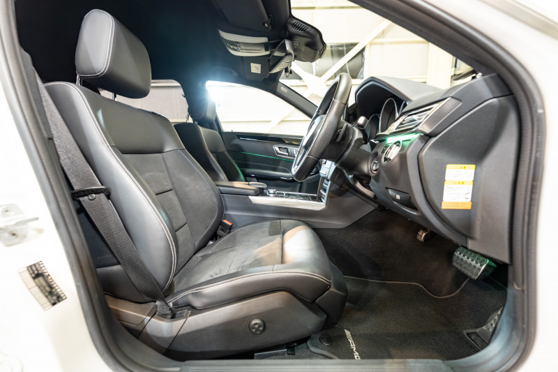 メルセデスベンツ Eクラス E250 AVG AMGｽﾎﾟｰﾂ&ﾚｰﾀﾞｰｾｰﾌﾃｲPKG　 後期ﾓﾃﾞﾙ 黒半革 ｼｰﾄﾋｰﾀｰ ｱﾝﾄﾞﾛｲﾄﾞﾅﾋﾞ 360ｶﾒﾗ LEDﾍｯﾄﾞﾗｲﾄ AMGｴｱﾛ&18ｲﾝﾁAW　2年保証