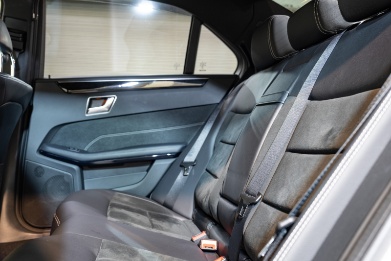 メルセデスベンツ Eクラス E250 AVG AMGｽﾎﾟｰﾂ&ﾚｰﾀﾞｰｾｰﾌﾃｲPKG　 後期ﾓﾃﾞﾙ 黒半革 ｼｰﾄﾋｰﾀｰ ｱﾝﾄﾞﾛｲﾄﾞﾅﾋﾞ 360ｶﾒﾗ LEDﾍｯﾄﾞﾗｲﾄ AMGｴｱﾛ&18ｲﾝﾁAW　2年保証