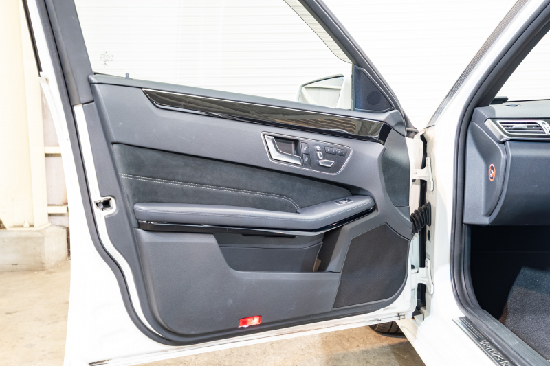 メルセデスベンツ Eクラス E250 AVG AMGｽﾎﾟｰﾂ&ﾚｰﾀﾞｰｾｰﾌﾃｲPKG　 後期ﾓﾃﾞﾙ 黒半革 ｼｰﾄﾋｰﾀｰ ｱﾝﾄﾞﾛｲﾄﾞﾅﾋﾞ 360ｶﾒﾗ LEDﾍｯﾄﾞﾗｲﾄ AMGｴｱﾛ&18ｲﾝﾁAW　2年保証