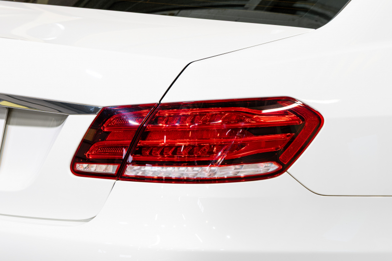 メルセデスベンツ Eクラス E250 AVG AMGｽﾎﾟｰﾂ&ﾚｰﾀﾞｰｾｰﾌﾃｲPKG　 後期ﾓﾃﾞﾙ 黒半革 ｼｰﾄﾋｰﾀｰ ｱﾝﾄﾞﾛｲﾄﾞﾅﾋﾞ 360ｶﾒﾗ LEDﾍｯﾄﾞﾗｲﾄ AMGｴｱﾛ&18ｲﾝﾁAW　2年保証