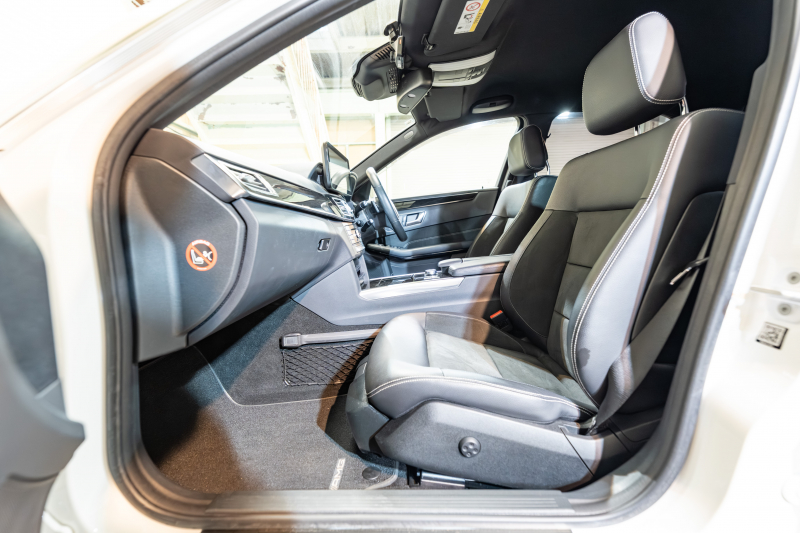 メルセデスベンツ Eクラス E250 AVG AMGｽﾎﾟｰﾂ&ﾚｰﾀﾞｰｾｰﾌﾃｲPKG　 後期ﾓﾃﾞﾙ 黒半革 ｼｰﾄﾋｰﾀｰ ｱﾝﾄﾞﾛｲﾄﾞﾅﾋﾞ 360ｶﾒﾗ LEDﾍｯﾄﾞﾗｲﾄ AMGｴｱﾛ&18ｲﾝﾁAW　2年保証