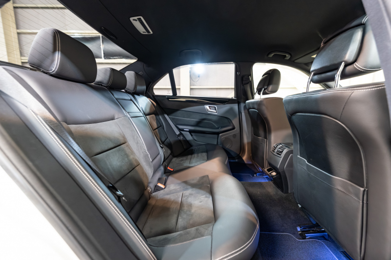 メルセデスベンツ Eクラス E250 AVG AMGｽﾎﾟｰﾂ&ﾚｰﾀﾞｰｾｰﾌﾃｲPKG　 後期ﾓﾃﾞﾙ 黒半革 ｼｰﾄﾋｰﾀｰ ｱﾝﾄﾞﾛｲﾄﾞﾅﾋﾞ 360ｶﾒﾗ LEDﾍｯﾄﾞﾗｲﾄ AMGｴｱﾛ&18ｲﾝﾁAW　2年保証