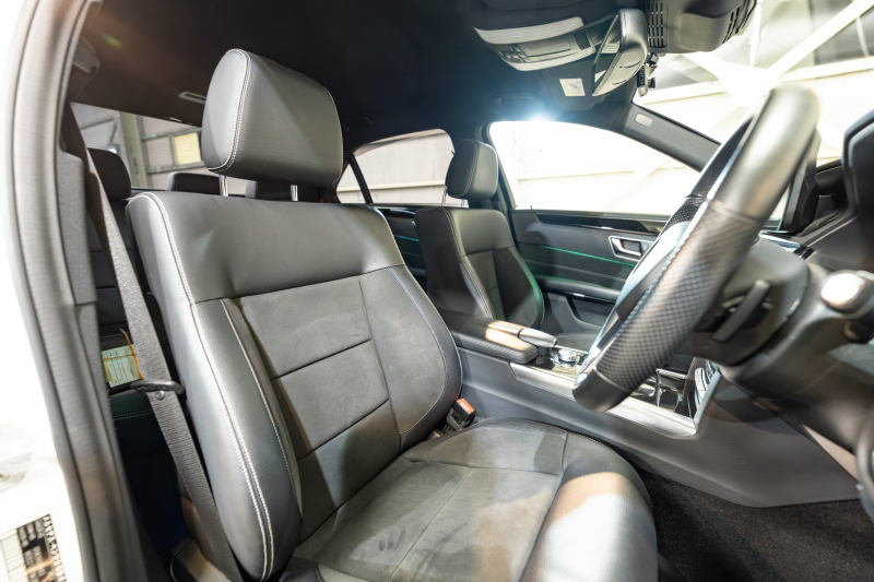 メルセデスベンツ Eクラス E250 AVG AMGｽﾎﾟｰﾂ&ﾚｰﾀﾞｰｾｰﾌﾃｲPKG　 後期ﾓﾃﾞﾙ 黒半革 ｼｰﾄﾋｰﾀｰ ｱﾝﾄﾞﾛｲﾄﾞﾅﾋﾞ 360ｶﾒﾗ LEDﾍｯﾄﾞﾗｲﾄ AMGｴｱﾛ&18ｲﾝﾁAW　2年保証