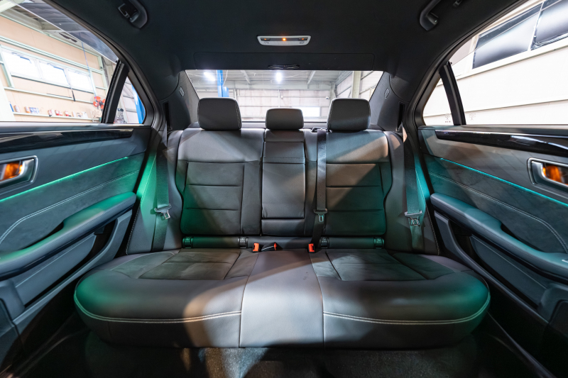 メルセデスベンツ Eクラス E250 AVG AMGｽﾎﾟｰﾂ&ﾚｰﾀﾞｰｾｰﾌﾃｲPKG　 後期ﾓﾃﾞﾙ 黒半革 ｼｰﾄﾋｰﾀｰ ｱﾝﾄﾞﾛｲﾄﾞﾅﾋﾞ 360ｶﾒﾗ LEDﾍｯﾄﾞﾗｲﾄ AMGｴｱﾛ&18ｲﾝﾁAW　2年保証