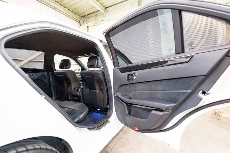 メルセデスベンツ Eクラス E250 AVG AMGｽﾎﾟｰﾂ&ﾚｰﾀﾞｰｾｰﾌﾃｲPKG　 後期ﾓﾃﾞﾙ 黒半革 ｼｰﾄﾋｰﾀｰ ｱﾝﾄﾞﾛｲﾄﾞﾅﾋﾞ 360ｶﾒﾗ LEDﾍｯﾄﾞﾗｲﾄ AMGｴｱﾛ&18ｲﾝﾁAW　2年保証