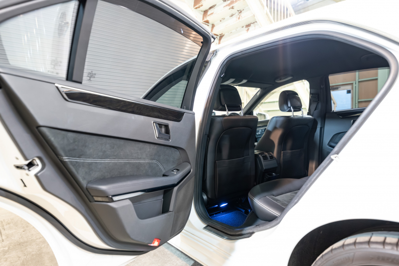 メルセデスベンツ Eクラス E250 AVG AMGｽﾎﾟｰﾂ&ﾚｰﾀﾞｰｾｰﾌﾃｲPKG　 後期ﾓﾃﾞﾙ 黒半革 ｼｰﾄﾋｰﾀｰ ｱﾝﾄﾞﾛｲﾄﾞﾅﾋﾞ 360ｶﾒﾗ LEDﾍｯﾄﾞﾗｲﾄ AMGｴｱﾛ&18ｲﾝﾁAW　2年保証