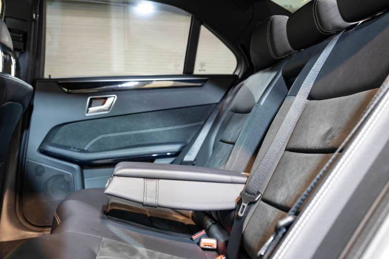 メルセデスベンツ Eクラス E250 AVG AMGｽﾎﾟｰﾂ&ﾚｰﾀﾞｰｾｰﾌﾃｲPKG　 後期ﾓﾃﾞﾙ 黒半革 ｼｰﾄﾋｰﾀｰ ｱﾝﾄﾞﾛｲﾄﾞﾅﾋﾞ 360ｶﾒﾗ LEDﾍｯﾄﾞﾗｲﾄ AMGｴｱﾛ&18ｲﾝﾁAW　2年保証