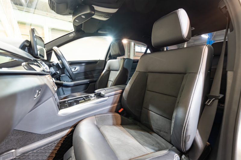 メルセデスベンツ Eクラス E250 AVG AMGｽﾎﾟｰﾂ&ﾚｰﾀﾞｰｾｰﾌﾃｲPKG　 後期ﾓﾃﾞﾙ 黒半革 ｼｰﾄﾋｰﾀｰ ｱﾝﾄﾞﾛｲﾄﾞﾅﾋﾞ 360ｶﾒﾗ LEDﾍｯﾄﾞﾗｲﾄ AMGｴｱﾛ&18ｲﾝﾁAW　2年保証