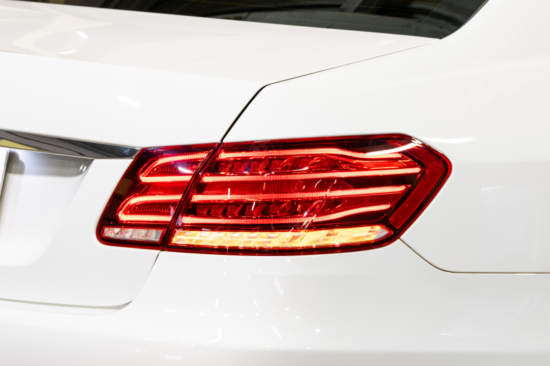 メルセデスベンツ Eクラス E250 AVG AMGｽﾎﾟｰﾂ&ﾚｰﾀﾞｰｾｰﾌﾃｲPKG　 後期ﾓﾃﾞﾙ 黒半革 ｼｰﾄﾋｰﾀｰ ｱﾝﾄﾞﾛｲﾄﾞﾅﾋﾞ 360ｶﾒﾗ LEDﾍｯﾄﾞﾗｲﾄ AMGｴｱﾛ&18ｲﾝﾁAW　2年保証