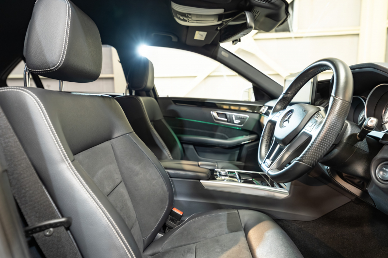 メルセデスベンツ Eクラス E250 AVG AMGｽﾎﾟｰﾂ&ﾚｰﾀﾞｰｾｰﾌﾃｲPKG　 後期ﾓﾃﾞﾙ 黒半革 ｼｰﾄﾋｰﾀｰ ｱﾝﾄﾞﾛｲﾄﾞﾅﾋﾞ 360ｶﾒﾗ LEDﾍｯﾄﾞﾗｲﾄ AMGｴｱﾛ&18ｲﾝﾁAW　2年保証