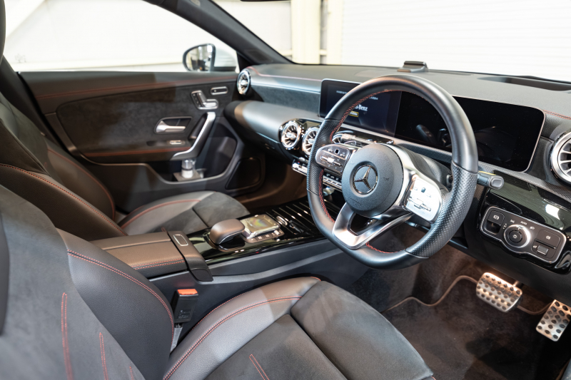 メルセデスベンツ CLAクラス CLA200d AMGﾗｲﾝ ｱﾄﾞﾊﾞﾝｽﾄﾞ&ﾅﾋﾞ& ﾚｰﾀﾞｰPKG　黒半革 ｼｰﾄﾋｰﾀｰ ﾊﾟﾉﾗﾏSR MBUXﾅﾋﾞ ﾌﾙｾｸﾞTV 360ｶﾒﾗ ﾍｯﾄﾞｱｯﾌﾟD ｱﾄﾞﾊﾞﾝｽﾄﾞｻｳﾝﾄﾞ ﾏﾙﾁﾋﾞｰﾑLED AMGｴｱﾛ&18ｲﾝﾁAW　2年保証