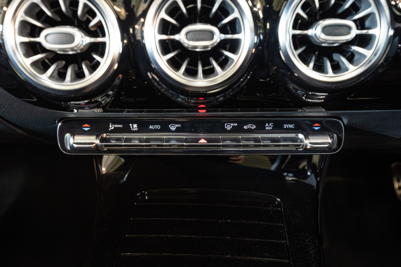 メルセデスベンツ CLAクラス CLA200d AMGﾗｲﾝ ｱﾄﾞﾊﾞﾝｽﾄﾞ&ﾅﾋﾞ& ﾚｰﾀﾞｰPKG　黒半革 ｼｰﾄﾋｰﾀｰ ﾊﾟﾉﾗﾏSR MBUXﾅﾋﾞ ﾌﾙｾｸﾞTV 360ｶﾒﾗ ﾍｯﾄﾞｱｯﾌﾟD ｱﾄﾞﾊﾞﾝｽﾄﾞｻｳﾝﾄﾞ ﾏﾙﾁﾋﾞｰﾑLED AMGｴｱﾛ&18ｲﾝﾁAW　2年保証