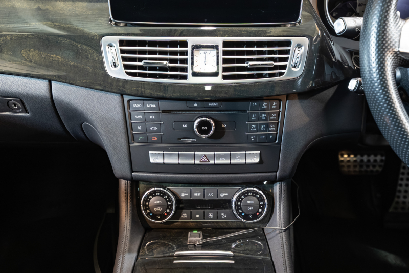 メルセデスベンツ CLS CLS400 AMGﾗｲﾝ ﾚｰﾀﾞｰｾｰﾌﾃｨPKG　後期ﾓﾃﾞﾙ 黒革 ｼｰﾄﾋｰﾀｰ SR 純正ﾅﾋﾞ ﾌﾙｾｸﾞTV 360ｶﾒﾗ ﾏﾙﾁﾋﾞｰﾑLED 自動Rｹﾞｰﾄ ｴｱｻｽ AMGｴｱﾛ&19AW　2年保証