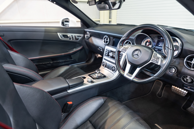 メルセデスベンツ SLKクラス SLK200 ｴｸｽｸﾙｰｼﾌﾞ ﾚｰﾀﾞｰSP　黒革 9速AT ｼｰﾄﾋｰﾀｰ ﾏｼﾞｯｸｽｶｲR ｴｱｽｶｰﾌ 純正ﾅﾋﾞ ﾌﾙｾｸﾞTV MBﾛｺﾞﾌﾞﾚｰｷ ｷｰﾚｽ ｷｾﾉﾝ AMGｴｱﾛ&18ｲﾝﾁAW 　2年保証