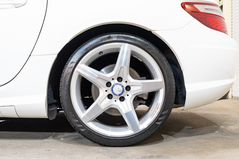 メルセデスベンツ SLKクラス SLK200 ｴｸｽｸﾙｰｼﾌﾞ ﾚｰﾀﾞｰSP　黒革 9速AT ｼｰﾄﾋｰﾀｰ ﾏｼﾞｯｸｽｶｲR ｴｱｽｶｰﾌ 純正ﾅﾋﾞ ﾌﾙｾｸﾞTV MBﾛｺﾞﾌﾞﾚｰｷ ｷｰﾚｽ ｷｾﾉﾝ AMGｴｱﾛ&18ｲﾝﾁAW 　2年保証