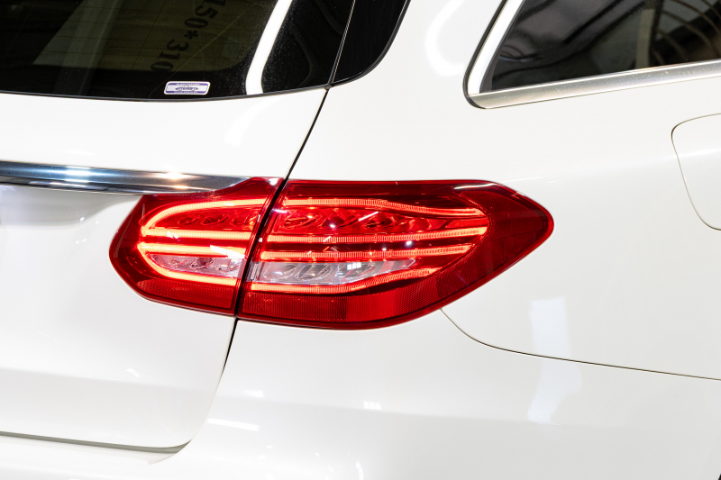 メルセデスベンツ Cクラス C200ﾜｺﾞﾝ ｽﾎﾟｰﾂ 本革仕様 ﾚｰﾀﾞｰｾｰﾌﾃｨPKG　赤革 ｼｰﾄﾋｰﾀｰ HDDﾅﾋﾞ 純正ﾅﾋﾞ ﾌﾙｾｸﾞTV BT Bｶﾒﾗ LEDﾍｯﾄﾞ 自動Rｹﾞｰﾄ/ﾊﾝｽﾞﾌﾘｰA AMGｴｱﾛ&18ｲﾝﾁAW　2年保証