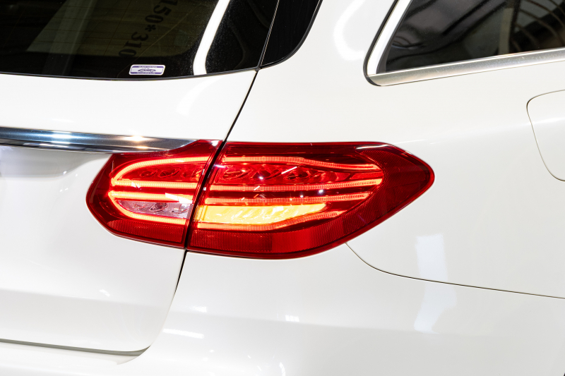 メルセデスベンツ Cクラス C200ﾜｺﾞﾝ ｽﾎﾟｰﾂ 本革仕様 ﾚｰﾀﾞｰｾｰﾌﾃｨPKG　赤革 ｼｰﾄﾋｰﾀｰ HDDﾅﾋﾞ 純正ﾅﾋﾞ ﾌﾙｾｸﾞTV BT Bｶﾒﾗ LEDﾍｯﾄﾞ 自動Rｹﾞｰﾄ/ﾊﾝｽﾞﾌﾘｰA AMGｴｱﾛ&18ｲﾝﾁAW　2年保証