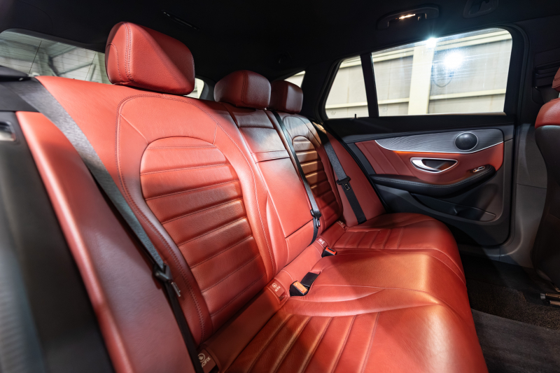 メルセデスベンツ Cクラス C200ﾜｺﾞﾝ ｽﾎﾟｰﾂ 本革仕様 ﾚｰﾀﾞｰｾｰﾌﾃｨPKG　赤革 ｼｰﾄﾋｰﾀｰ HDDﾅﾋﾞ 純正ﾅﾋﾞ ﾌﾙｾｸﾞTV BT Bｶﾒﾗ LEDﾍｯﾄﾞ 自動Rｹﾞｰﾄ/ﾊﾝｽﾞﾌﾘｰA AMGｴｱﾛ&18ｲﾝﾁAW　2年保証