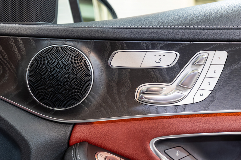 メルセデスベンツ Cクラス C200ﾜｺﾞﾝ ｽﾎﾟｰﾂ 本革仕様 ﾚｰﾀﾞｰｾｰﾌﾃｨPKG　赤革 ｼｰﾄﾋｰﾀｰ HDDﾅﾋﾞ 純正ﾅﾋﾞ ﾌﾙｾｸﾞTV BT Bｶﾒﾗ LEDﾍｯﾄﾞ 自動Rｹﾞｰﾄ/ﾊﾝｽﾞﾌﾘｰA AMGｴｱﾛ&18ｲﾝﾁAW　2年保証