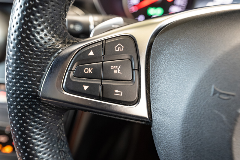 メルセデスベンツ Cクラス C200ﾜｺﾞﾝ ｽﾎﾟｰﾂ 本革仕様 ﾚｰﾀﾞｰｾｰﾌﾃｨPKG　赤革 ｼｰﾄﾋｰﾀｰ HDDﾅﾋﾞ 純正ﾅﾋﾞ ﾌﾙｾｸﾞTV BT Bｶﾒﾗ LEDﾍｯﾄﾞ 自動Rｹﾞｰﾄ/ﾊﾝｽﾞﾌﾘｰA AMGｴｱﾛ&18ｲﾝﾁAW　2年保証