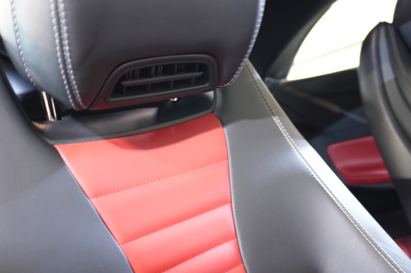 メルセデスベンツ Eクラス E200 ｶﾌﾞﾘｵﾚ ｽﾎﾟｰﾂ ﾚｰﾀﾞｰｾｰﾌﾃｨPKG 　赤幌 黒革 ｼｰﾄﾋｰﾀｰ 純正ﾅﾋﾞ ﾌﾙｾｸﾞTV CarPlay HUD ﾏﾙﾁﾋﾞｰﾑLED ﾌﾞﾙﾒｽﾀｰ ﾏﾙﾁｶﾗｰｱﾝﾋﾞｴﾝﾄﾗｲﾄ AMGｴｱﾛ&19ｲﾝﾁAW　2年保証