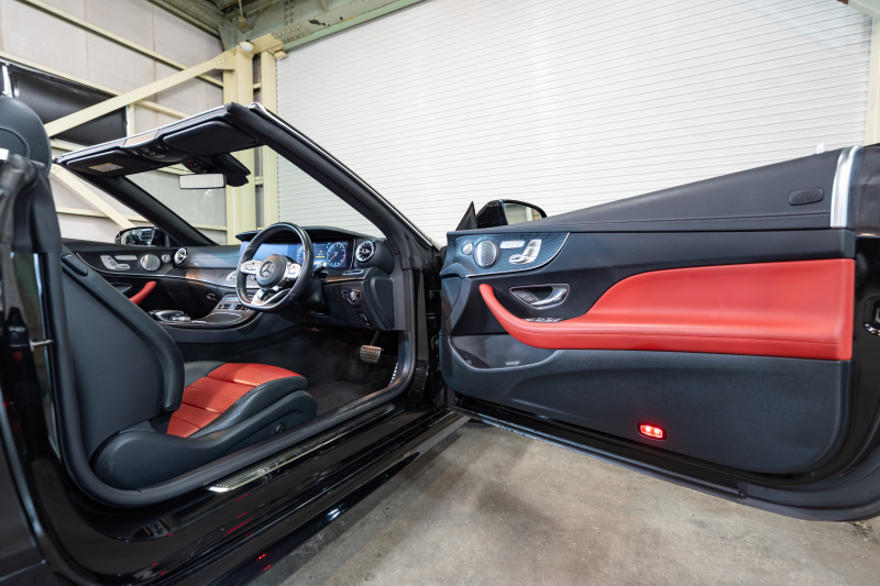 メルセデスベンツ Eクラス E200 ｶﾌﾞﾘｵﾚ ｽﾎﾟｰﾂ ﾚｰﾀﾞｰｾｰﾌﾃｨPKG 　赤幌 黒革 ｼｰﾄﾋｰﾀｰ 純正ﾅﾋﾞ ﾌﾙｾｸﾞTV CarPlay HUD ﾏﾙﾁﾋﾞｰﾑLED ﾌﾞﾙﾒｽﾀｰ ﾏﾙﾁｶﾗｰｱﾝﾋﾞｴﾝﾄﾗｲﾄ AMGｴｱﾛ&19ｲﾝﾁAW　2年保証