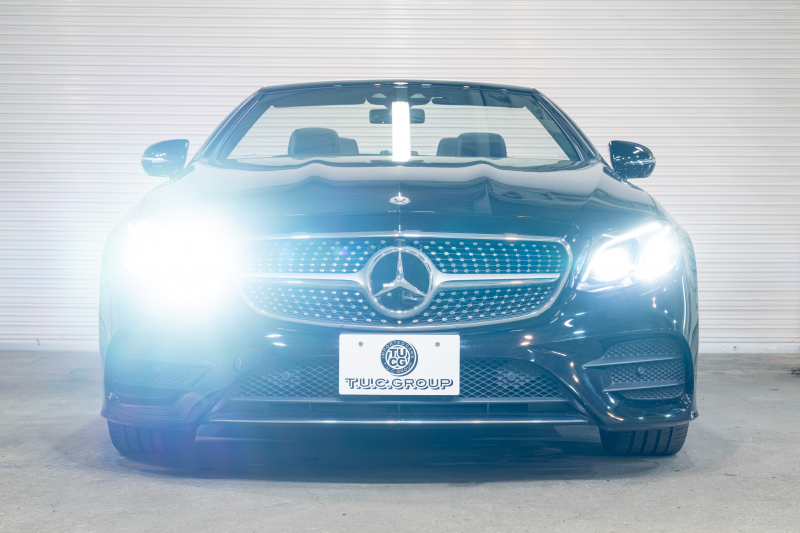 メルセデスベンツ Eクラス E200 ｶﾌﾞﾘｵﾚ ｽﾎﾟｰﾂ ﾚｰﾀﾞｰｾｰﾌﾃｨPKG 　赤幌 黒革 ｼｰﾄﾋｰﾀｰ 純正ﾅﾋﾞ ﾌﾙｾｸﾞTV CarPlay HUD ﾏﾙﾁﾋﾞｰﾑLED ﾌﾞﾙﾒｽﾀｰ ﾏﾙﾁｶﾗｰｱﾝﾋﾞｴﾝﾄﾗｲﾄ AMGｴｱﾛ&19ｲﾝﾁAW　2年保証