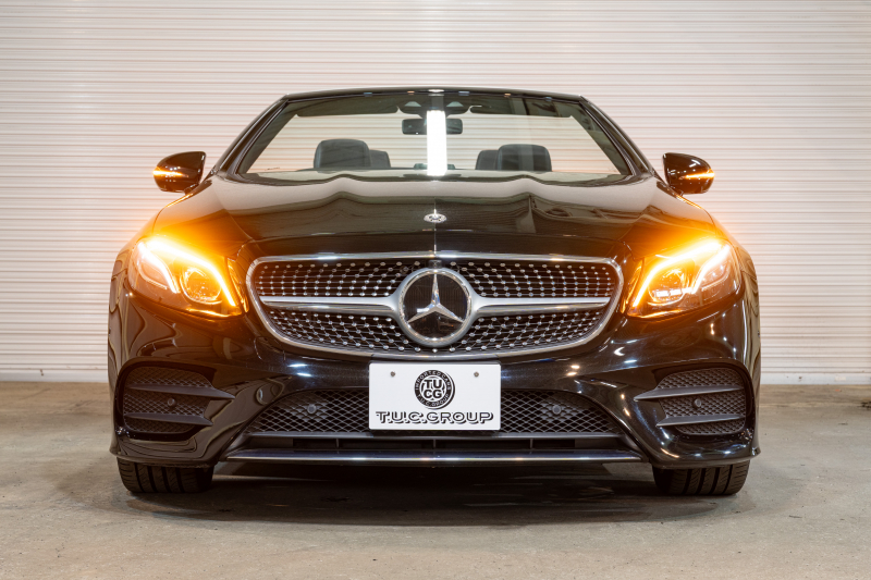 メルセデスベンツ Eクラス E200 ｶﾌﾞﾘｵﾚ ｽﾎﾟｰﾂ ﾚｰﾀﾞｰｾｰﾌﾃｨPKG 　赤幌 黒革 ｼｰﾄﾋｰﾀｰ 純正ﾅﾋﾞ ﾌﾙｾｸﾞTV CarPlay HUD ﾏﾙﾁﾋﾞｰﾑLED ﾌﾞﾙﾒｽﾀｰ ﾏﾙﾁｶﾗｰｱﾝﾋﾞｴﾝﾄﾗｲﾄ AMGｴｱﾛ&19ｲﾝﾁAW　2年保証