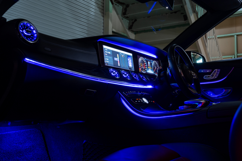 メルセデスベンツ Eクラス E200 ｶﾌﾞﾘｵﾚ ｽﾎﾟｰﾂ ﾚｰﾀﾞｰｾｰﾌﾃｨPKG 　赤幌 黒革 ｼｰﾄﾋｰﾀｰ 純正ﾅﾋﾞ ﾌﾙｾｸﾞTV CarPlay HUD ﾏﾙﾁﾋﾞｰﾑLED ﾌﾞﾙﾒｽﾀｰ ﾏﾙﾁｶﾗｰｱﾝﾋﾞｴﾝﾄﾗｲﾄ AMGｴｱﾛ&19ｲﾝﾁAW　2年保証