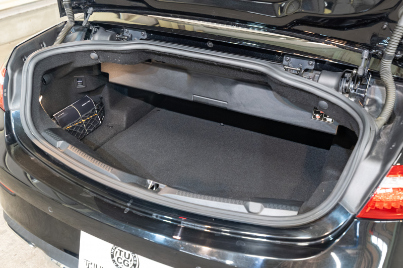 メルセデスベンツ Eクラス E200 ｶﾌﾞﾘｵﾚ ｽﾎﾟｰﾂ ﾚｰﾀﾞｰｾｰﾌﾃｨPKG 　赤幌 黒革 ｼｰﾄﾋｰﾀｰ 純正ﾅﾋﾞ ﾌﾙｾｸﾞTV CarPlay HUD ﾏﾙﾁﾋﾞｰﾑLED ﾌﾞﾙﾒｽﾀｰ ﾏﾙﾁｶﾗｰｱﾝﾋﾞｴﾝﾄﾗｲﾄ AMGｴｱﾛ&19ｲﾝﾁAW　2年保証