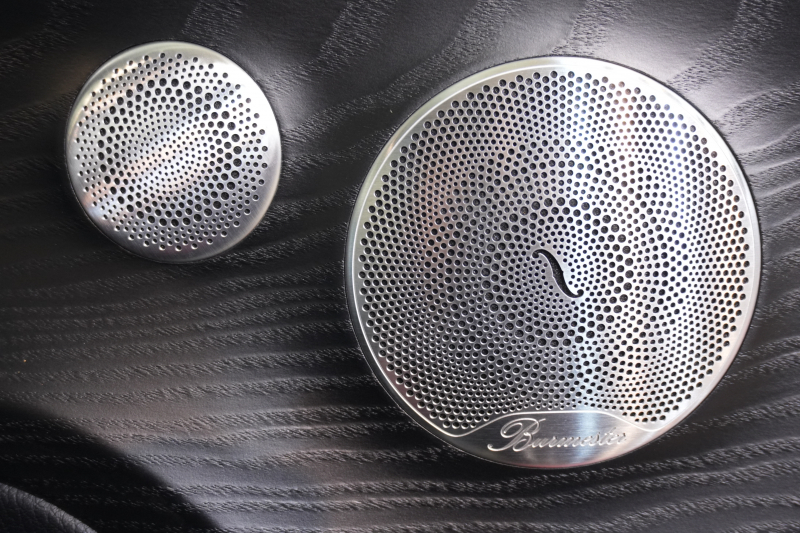 メルセデスベンツ Eクラス E200 ｶﾌﾞﾘｵﾚ ｽﾎﾟｰﾂ ﾚｰﾀﾞｰｾｰﾌﾃｨPKG 　赤幌 黒革 ｼｰﾄﾋｰﾀｰ 純正ﾅﾋﾞ ﾌﾙｾｸﾞTV CarPlay HUD ﾏﾙﾁﾋﾞｰﾑLED ﾌﾞﾙﾒｽﾀｰ ﾏﾙﾁｶﾗｰｱﾝﾋﾞｴﾝﾄﾗｲﾄ AMGｴｱﾛ&19ｲﾝﾁAW　2年保証