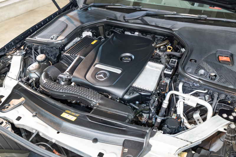 メルセデスベンツ Eクラス E200 ｶﾌﾞﾘｵﾚ ｽﾎﾟｰﾂ ﾚｰﾀﾞｰｾｰﾌﾃｨPKG 　赤幌 黒革 ｼｰﾄﾋｰﾀｰ 純正ﾅﾋﾞ ﾌﾙｾｸﾞTV CarPlay HUD ﾏﾙﾁﾋﾞｰﾑLED ﾌﾞﾙﾒｽﾀｰ ﾏﾙﾁｶﾗｰｱﾝﾋﾞｴﾝﾄﾗｲﾄ AMGｴｱﾛ&19ｲﾝﾁAW　2年保証