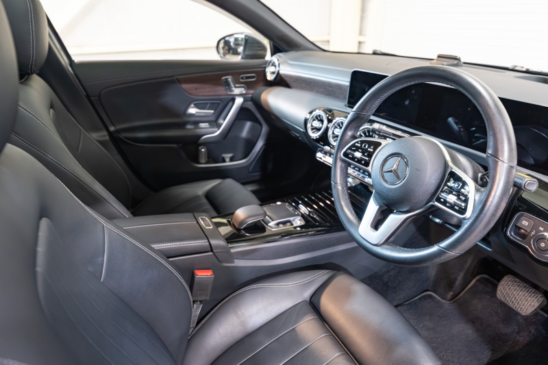 メルセデスベンツ Aクラス A250ｾﾀﾞﾝ 4MATIC ﾚｻﾞｰEXC&ｱﾄﾞﾊﾞﾝｽﾄﾞ&ﾅﾋﾞｹﾞｰｼｮﾝ&ﾚｰﾀﾞｰSP　黒革 ﾊﾟﾉﾗﾏSR MBUXﾅﾋﾞ ﾌﾙｾｸﾞ 360ｶﾒﾗ ﾜｲﾔﾚｽﾁｬｰｼﾞ ﾍｯﾄﾞｱｯﾌﾟD ADVｽﾋﾟｰｶｰ LEDﾍｯﾄﾞﾗｲﾄ　2年保証