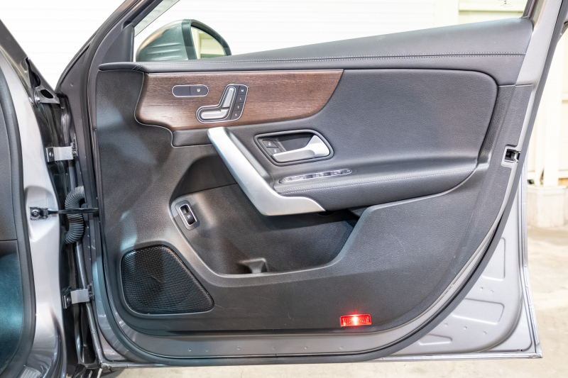 メルセデスベンツ Aクラス A250ｾﾀﾞﾝ 4MATIC ﾚｻﾞｰEXC&ｱﾄﾞﾊﾞﾝｽﾄﾞ&ﾅﾋﾞｹﾞｰｼｮﾝ&ﾚｰﾀﾞｰSP　黒革 ﾊﾟﾉﾗﾏSR MBUXﾅﾋﾞ ﾌﾙｾｸﾞ 360ｶﾒﾗ ﾜｲﾔﾚｽﾁｬｰｼﾞ ﾍｯﾄﾞｱｯﾌﾟD ADVｽﾋﾟｰｶｰ LEDﾍｯﾄﾞﾗｲﾄ　2年保証