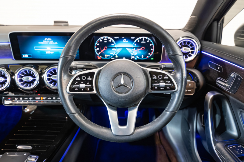 メルセデスベンツ Aクラス A250ｾﾀﾞﾝ 4MATIC ﾚｻﾞｰEXC&ｱﾄﾞﾊﾞﾝｽﾄﾞ&ﾅﾋﾞｹﾞｰｼｮﾝ&ﾚｰﾀﾞｰSP　黒革 ﾊﾟﾉﾗﾏSR MBUXﾅﾋﾞ ﾌﾙｾｸﾞ 360ｶﾒﾗ ﾜｲﾔﾚｽﾁｬｰｼﾞ ﾍｯﾄﾞｱｯﾌﾟD ADVｽﾋﾟｰｶｰ LEDﾍｯﾄﾞﾗｲﾄ　2年保証