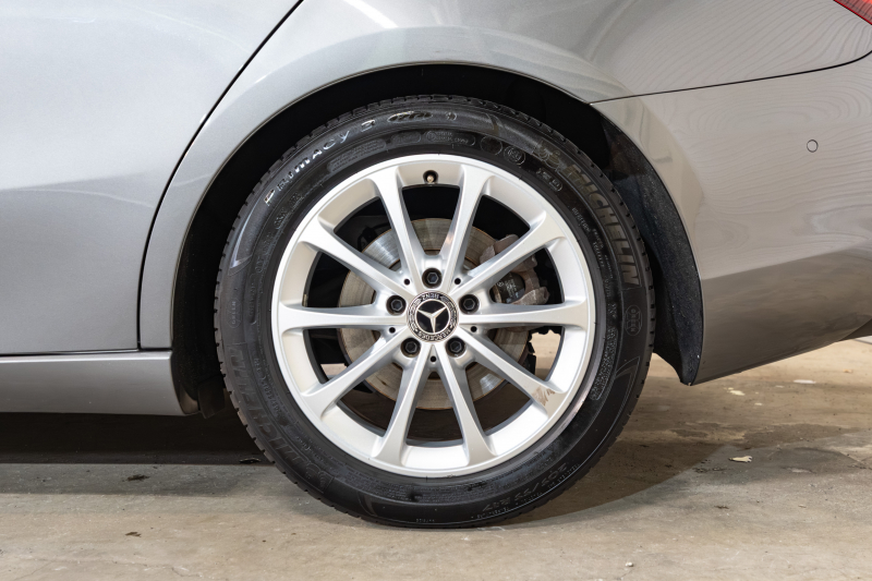 メルセデスベンツ Aクラス A250ｾﾀﾞﾝ 4MATIC ﾚｻﾞｰEXC&ｱﾄﾞﾊﾞﾝｽﾄﾞ&ﾅﾋﾞｹﾞｰｼｮﾝ&ﾚｰﾀﾞｰSP　黒革 ﾊﾟﾉﾗﾏSR MBUXﾅﾋﾞ ﾌﾙｾｸﾞ 360ｶﾒﾗ ﾜｲﾔﾚｽﾁｬｰｼﾞ ﾍｯﾄﾞｱｯﾌﾟD ADVｽﾋﾟｰｶｰ LEDﾍｯﾄﾞﾗｲﾄ　2年保証