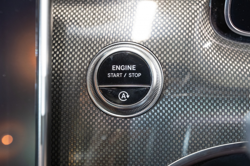 AMG Cクラス C43 4MATIC ｽﾃｰｼｮﾝﾜｺﾞﾝ ﾚｰﾀﾞｰSP BSG搭載　黒革 ﾊﾟﾉﾗﾏSR  MBUXﾅﾋﾞ ﾌﾞﾙﾒｽﾀｰ HUD 360ｶﾒﾗ 自動Rｹﾞｰﾄ AMGｻｽﾍﾟﾝｼｮﾝ AMGﾘｱﾙﾊﾟﾌｫｰﾏﾝｽｻｳﾝﾄﾞ AMGﾅｲﾄPKG AMGｴｱﾛ&19ｲﾝﾁAW　2年保証付