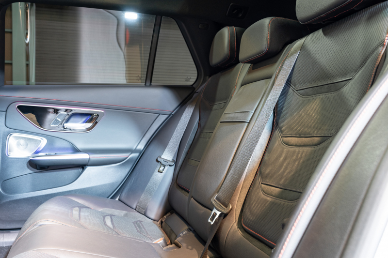 AMG Cクラス C43 4MATIC ｽﾃｰｼｮﾝﾜｺﾞﾝ ﾚｰﾀﾞｰSP BSG搭載　黒革 ﾊﾟﾉﾗﾏSR  MBUXﾅﾋﾞ ﾌﾞﾙﾒｽﾀｰ HUD 360ｶﾒﾗ 自動Rｹﾞｰﾄ AMGｻｽﾍﾟﾝｼｮﾝ AMGﾘｱﾙﾊﾟﾌｫｰﾏﾝｽｻｳﾝﾄﾞ AMGﾅｲﾄPKG AMGｴｱﾛ&19ｲﾝﾁAW　2年保証付