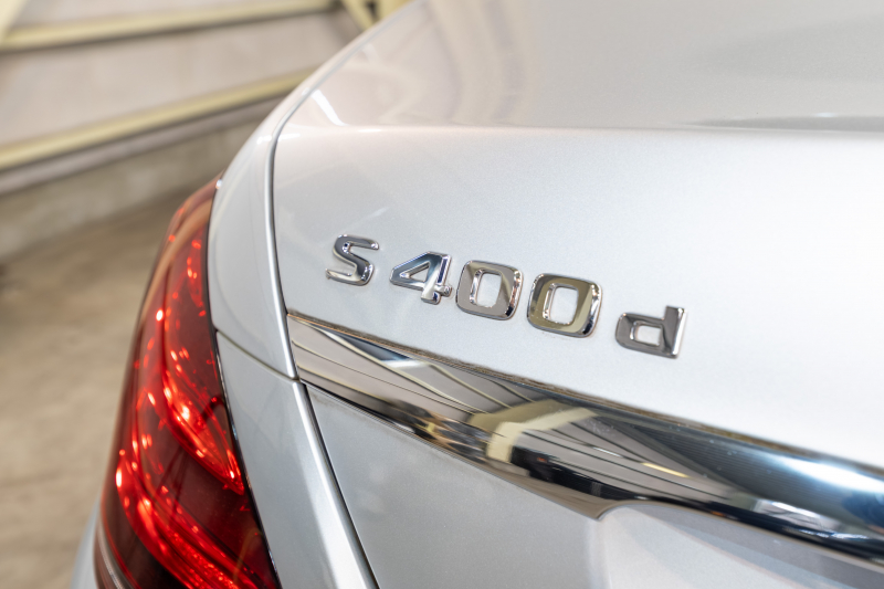 メルセデスベンツ Sクラス S400dﾛﾝｸﾞ ﾚｻﾞｰｴｸｽｸﾙｰｼﾌﾞ&ｼｮｰﾌｧｰPKG　後期 黒革 ﾊﾟﾉﾗﾏSR ﾅﾋﾞTV ｼｮｰﾌｧｰﾎﾟｼﾞｼｮﾝ ﾘｱｴﾝﾀｰ ｲｰｼﾞｰｸﾛｰｼﾞｬｰ 自動ﾄﾗﾝｸ ﾌｯﾄｵｰﾌﾟﾅｰ ｴｱﾊﾞﾗﾝｽP ﾏﾙﾁﾋﾞｰﾑLED　2年保証