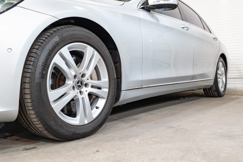 メルセデスベンツ Sクラス S400dﾛﾝｸﾞ ﾚｻﾞｰｴｸｽｸﾙｰｼﾌﾞ&ｼｮｰﾌｧｰPKG　後期 黒革 ﾊﾟﾉﾗﾏSR ﾅﾋﾞTV ｼｮｰﾌｧｰﾎﾟｼﾞｼｮﾝ ﾘｱｴﾝﾀｰ ｲｰｼﾞｰｸﾛｰｼﾞｬｰ 自動ﾄﾗﾝｸ ﾌｯﾄｵｰﾌﾟﾅｰ ｴｱﾊﾞﾗﾝｽP ﾏﾙﾁﾋﾞｰﾑLED　2年保証