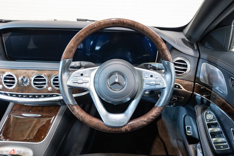 メルセデスベンツ Sクラス S400dﾛﾝｸﾞ ﾚｻﾞｰｴｸｽｸﾙｰｼﾌﾞ&ｼｮｰﾌｧｰPKG　後期 黒革 ﾊﾟﾉﾗﾏSR ﾅﾋﾞTV ｼｮｰﾌｧｰﾎﾟｼﾞｼｮﾝ ﾘｱｴﾝﾀｰ ｲｰｼﾞｰｸﾛｰｼﾞｬｰ 自動ﾄﾗﾝｸ ﾌｯﾄｵｰﾌﾟﾅｰ ｴｱﾊﾞﾗﾝｽP ﾏﾙﾁﾋﾞｰﾑLED　2年保証