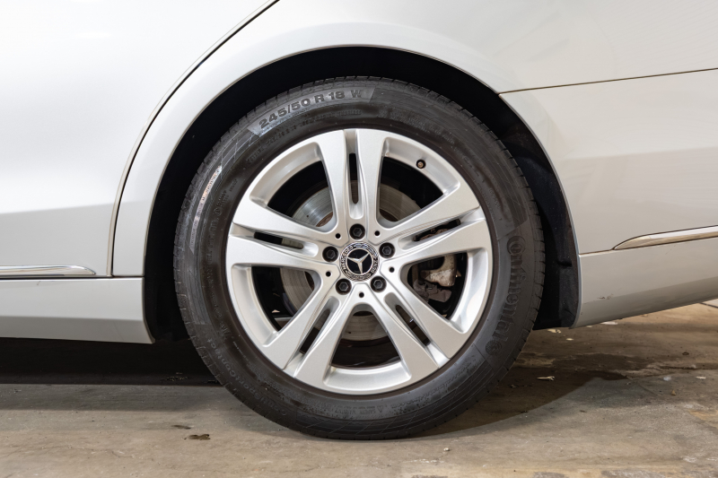 メルセデスベンツ Sクラス S400dﾛﾝｸﾞ ﾚｻﾞｰｴｸｽｸﾙｰｼﾌﾞ&ｼｮｰﾌｧｰPKG　後期 黒革 ﾊﾟﾉﾗﾏSR ﾅﾋﾞTV ｼｮｰﾌｧｰﾎﾟｼﾞｼｮﾝ ﾘｱｴﾝﾀｰ ｲｰｼﾞｰｸﾛｰｼﾞｬｰ 自動ﾄﾗﾝｸ ﾌｯﾄｵｰﾌﾟﾅｰ ｴｱﾊﾞﾗﾝｽP ﾏﾙﾁﾋﾞｰﾑLED　2年保証