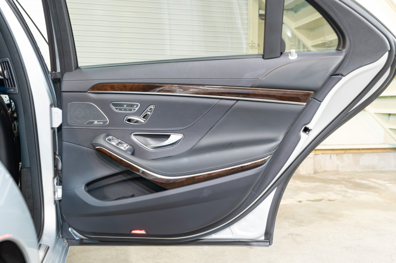 メルセデスベンツ Sクラス S400dﾛﾝｸﾞ ﾚｻﾞｰｴｸｽｸﾙｰｼﾌﾞ&ｼｮｰﾌｧｰPKG　後期 黒革 ﾊﾟﾉﾗﾏSR ﾅﾋﾞTV ｼｮｰﾌｧｰﾎﾟｼﾞｼｮﾝ ﾘｱｴﾝﾀｰ ｲｰｼﾞｰｸﾛｰｼﾞｬｰ 自動ﾄﾗﾝｸ ﾌｯﾄｵｰﾌﾟﾅｰ ｴｱﾊﾞﾗﾝｽP ﾏﾙﾁﾋﾞｰﾑLED　2年保証