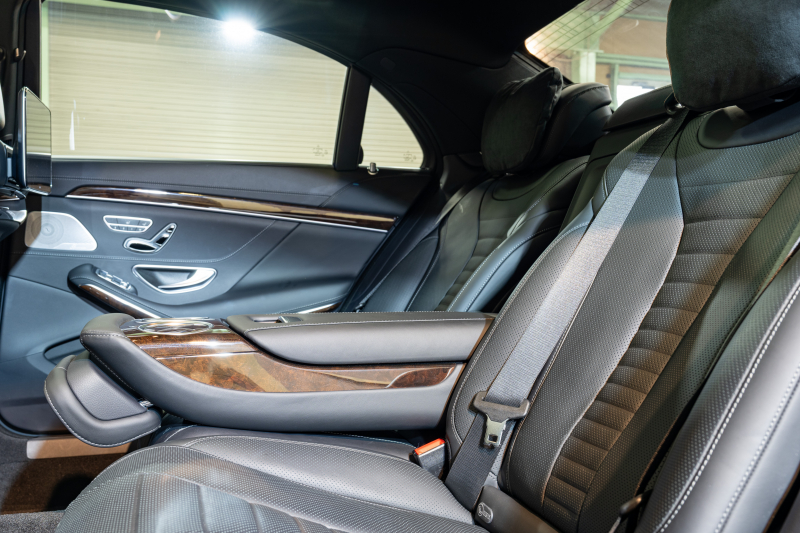 メルセデスベンツ Sクラス S400dﾛﾝｸﾞ ﾚｻﾞｰｴｸｽｸﾙｰｼﾌﾞ&ｼｮｰﾌｧｰPKG　後期 黒革 ﾊﾟﾉﾗﾏSR ﾅﾋﾞTV ｼｮｰﾌｧｰﾎﾟｼﾞｼｮﾝ ﾘｱｴﾝﾀｰ ｲｰｼﾞｰｸﾛｰｼﾞｬｰ 自動ﾄﾗﾝｸ ﾌｯﾄｵｰﾌﾟﾅｰ ｴｱﾊﾞﾗﾝｽP ﾏﾙﾁﾋﾞｰﾑLED　2年保証