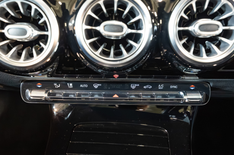 メルセデスベンツ CLAクラス CLA200d ｼｭｰﾃｨﾝｸﾞﾌﾞﾚｰｸ AMGﾗｲﾝ ﾚｰﾀﾞｰPKG　1ｵﾅ ﾊｰﾌ革 ｼｰﾄﾋｰﾀｰ ﾊﾟﾉﾗﾏSR MBUXﾅﾋﾞ ﾌﾙｾｸﾞTV 360ｶﾒﾗ ﾍｯﾄﾞｱｯﾌﾟD ﾏﾙﾁﾋﾞｰﾑLED AMGｴｱﾛ&18ｲﾝﾁAW　2年保証付