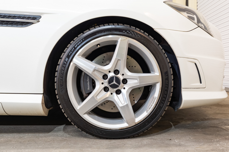 メルセデスベンツ SLKクラス SLK200 BE−EF AMGｽﾎﾟｰﾂ&ﾚｰﾀﾞｰP　ACC 黒革 ﾏｼﾞｯｸｽｶｲR HDDﾅﾋﾞ ﾌﾙｾｸﾞ BTｵｰﾃﾞｨｵ&TEL  AMGｴｱﾛ&18ｲﾝﾁAW ｷｾﾉﾝ　2年保証付